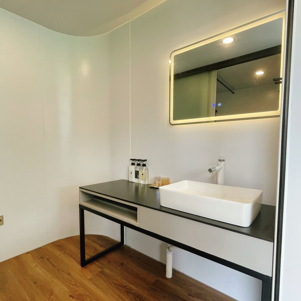 Capsule House E5
